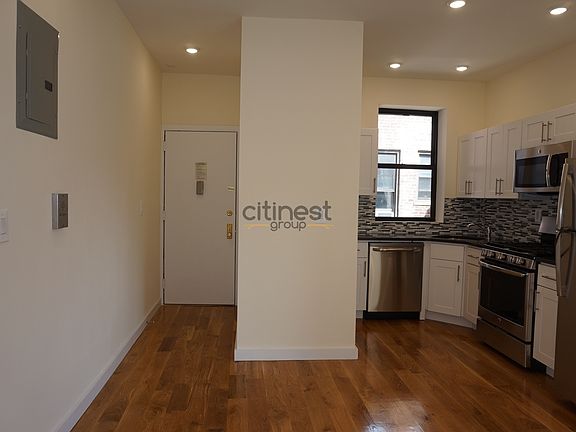 4th image of 558 11th St #Three_b