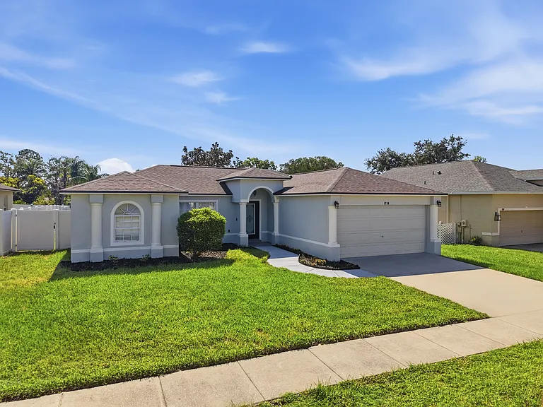 1730 Canoe Dr — Photo 2