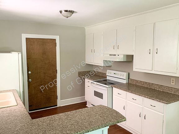 4th image of 122 Woodland Dr #1