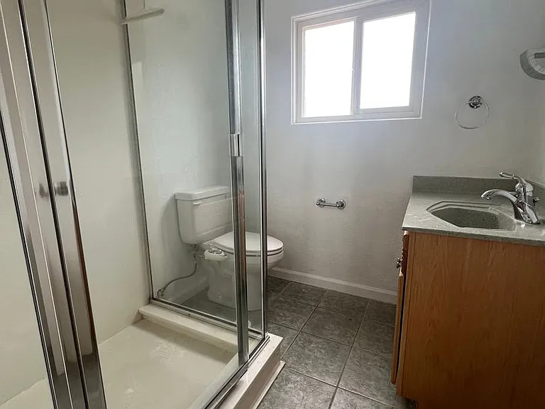 495 Jennifer St — Photo 16