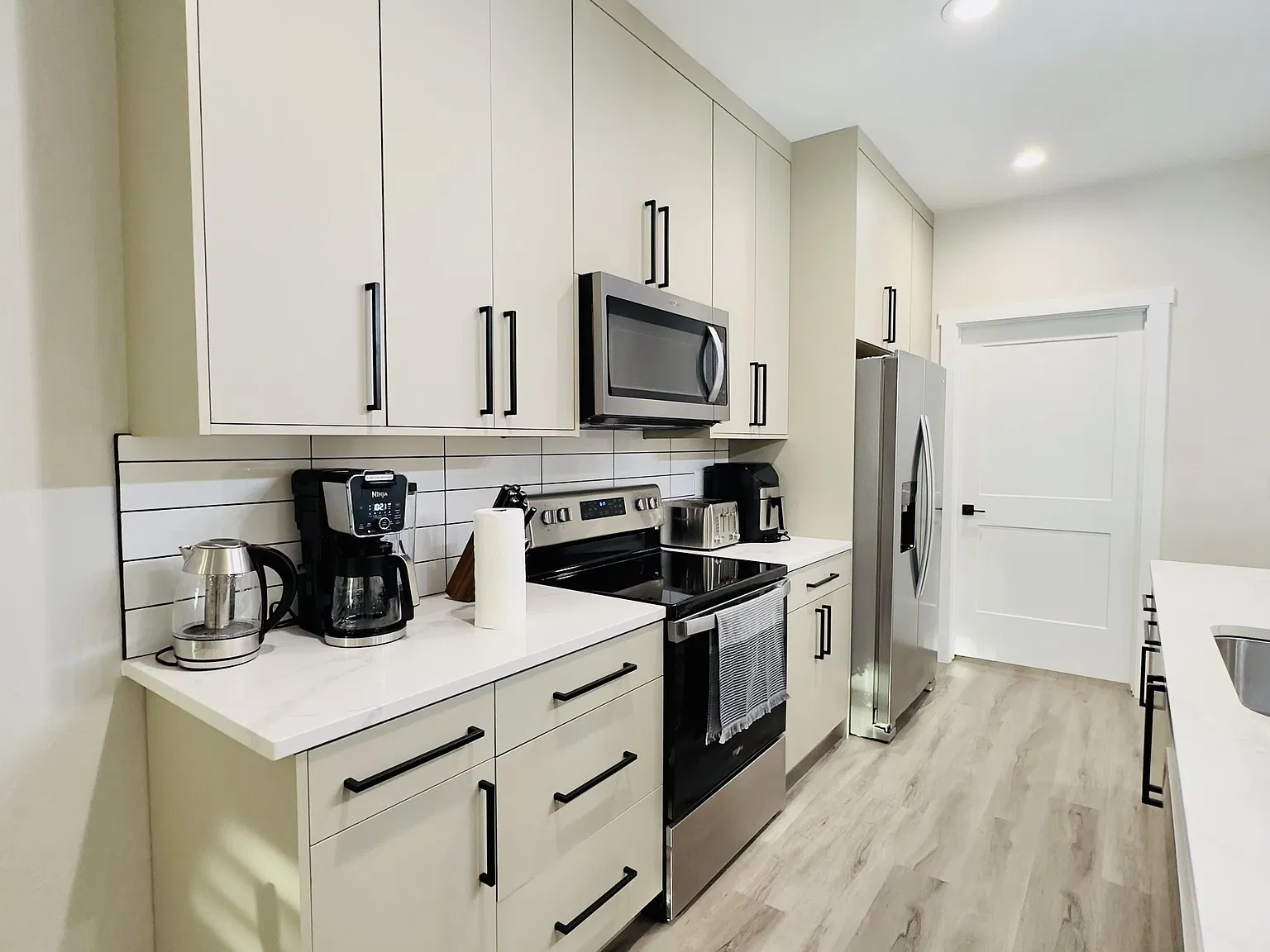 3 bed, 2670 sqft, $2,400 — Photo 3