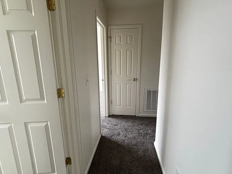 PM 280 - 639 W. 2nd Street — Photo 29
