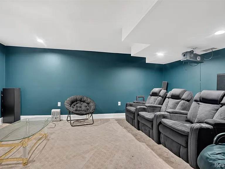 2825 Long Meadow Ln — Photo 21