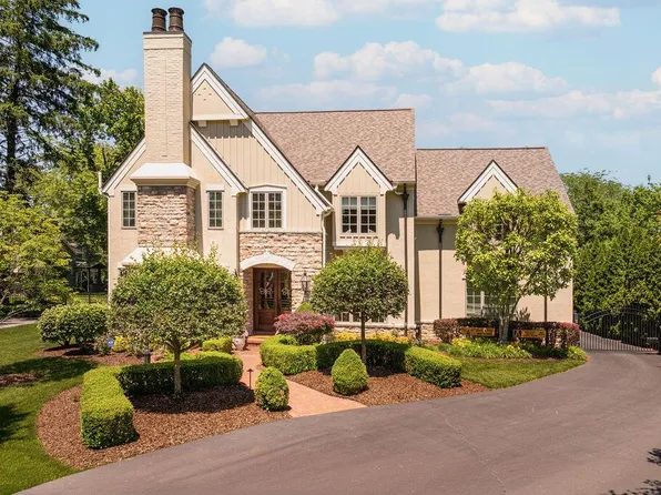 2462 Lane Rd, Upper Arlington, OH 43220