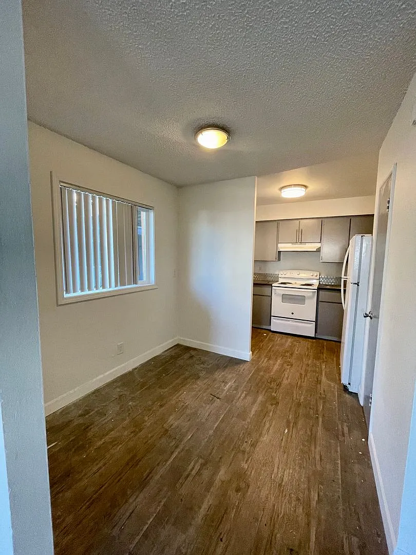 Park Place East — Photo 3
