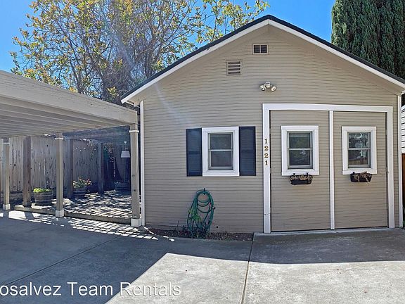 2nd image of 1221 Sherwood Ave