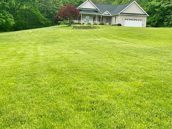 3rd image of 132 Kelly Ln