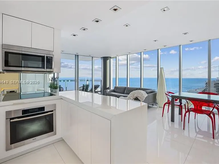 6899 Collins Avenue Cu #2208 — Photo 13