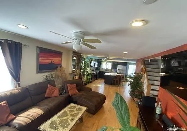 277 New York Ave — Photo 3