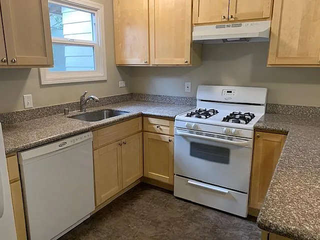 291 Pitt Ave — Photo 4