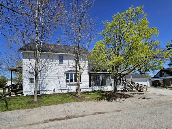 102 John St, Oconto Falls, WI 54154
