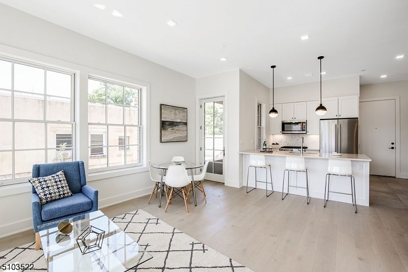 1st image of 256 Park St #302