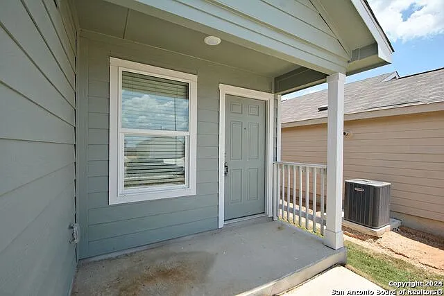 4 bed, 2.0 bath, 1627 sqft, $1,625 — Photo 3