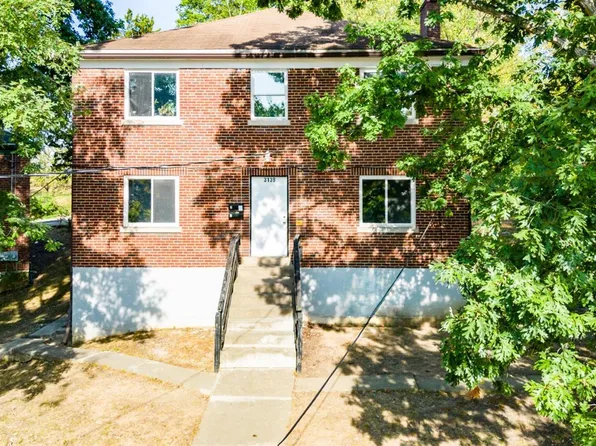 3139 Bracken Woods Ln, Cincinnati, OH 45211