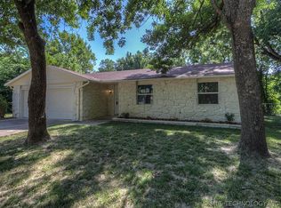 4401 W Eagle Pass Ct, Broken Arrow, OK 74011