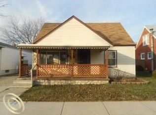 25037 Fortuna St, Roseville, MI 48066