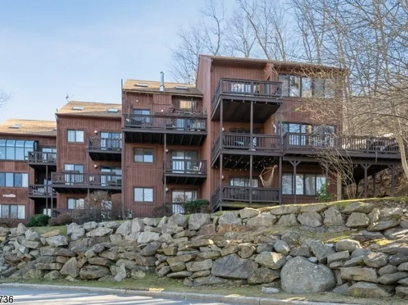 2 Winter Park Dr #3, Vernon Twp., NJ 07462