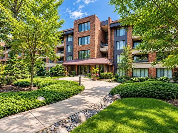 1401 Burr Oak Rd APT 303B, Hinsdale, IL 60521