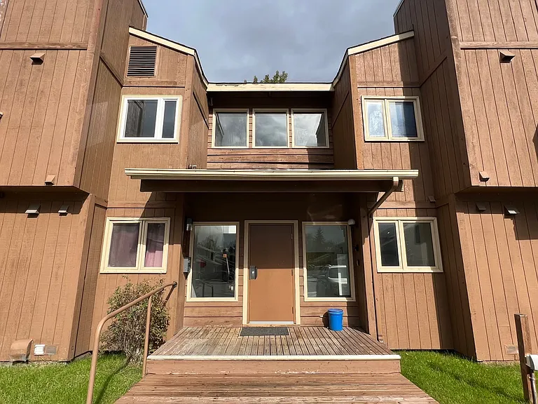 2200 Minerva Way #B8 — Photo 9