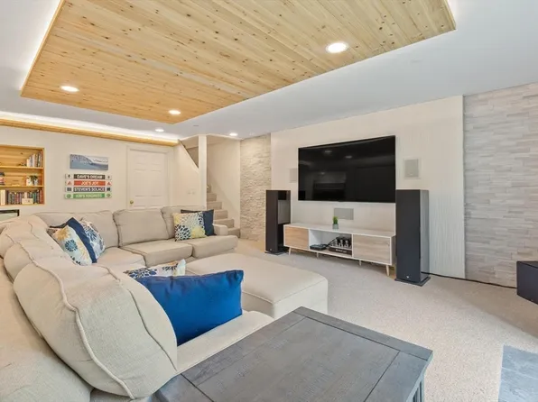 35 Green Briar Rd #35, Fitchburg, MA 01420
