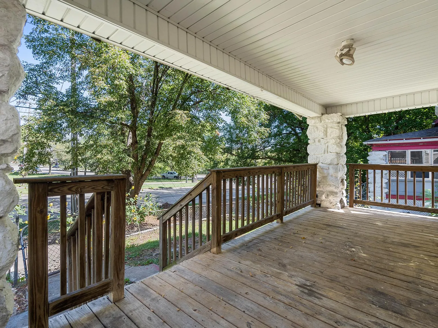 3 bed, 1200 sqft, $1,450 — Photo 2