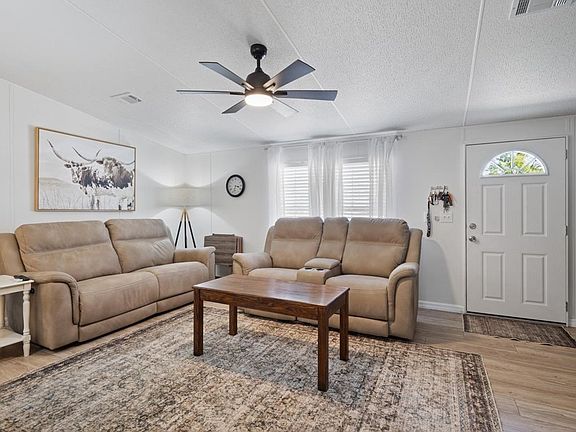 2nd image of 20541 Lancaster Rd