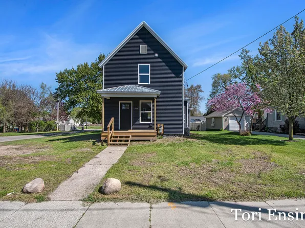 702 Morton Ave, Belding, MI 48809