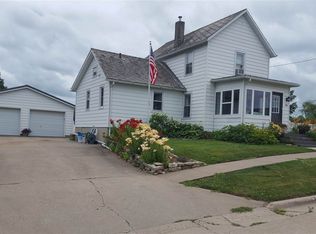 204 Maple St, Monona, IA 52159