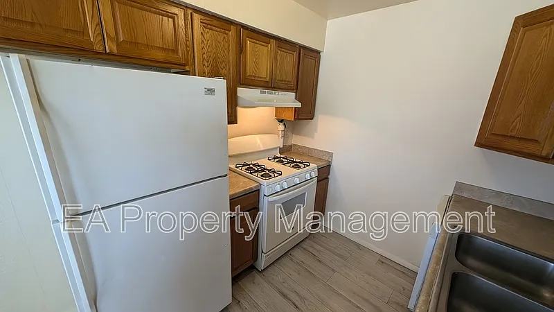2 bed, 1.0 bath, 767 sqft, $1,200 — Photo 4