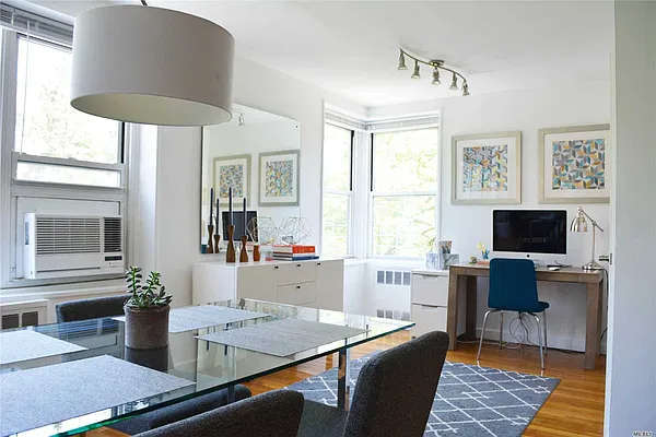 Sold by Daniel Gale Sotheby's International Realty | media 8