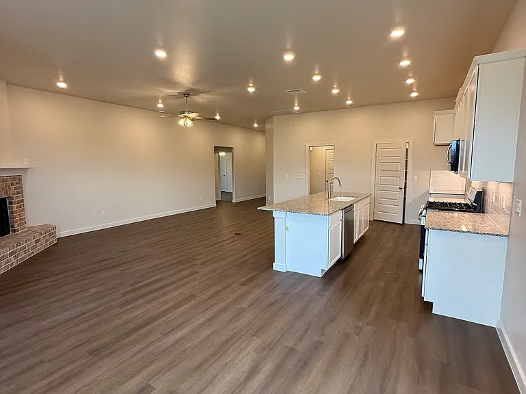 7605 Arlo Dr — Photo 4