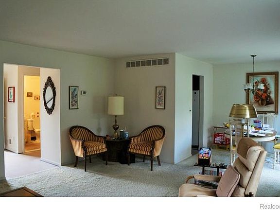 3rd image of 951 Kirts Blvd #1