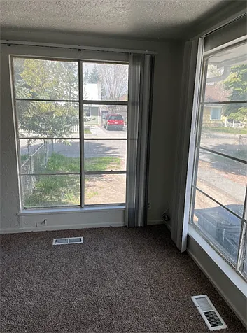 944 Poulson St — Photo 3