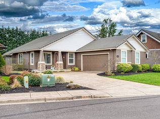 466 Pebble Beach Dr, Creswell, OR 97426