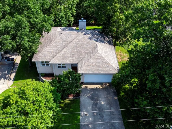 42 Lakeshire Dr, Camdenton, MO 65020