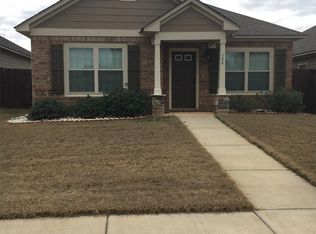 122 Glennbrooke Ln, Prattville, AL 36066
