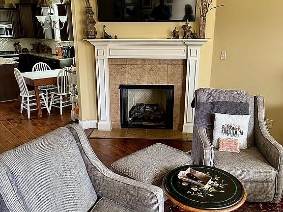 5th image of 109 Westbury Cir