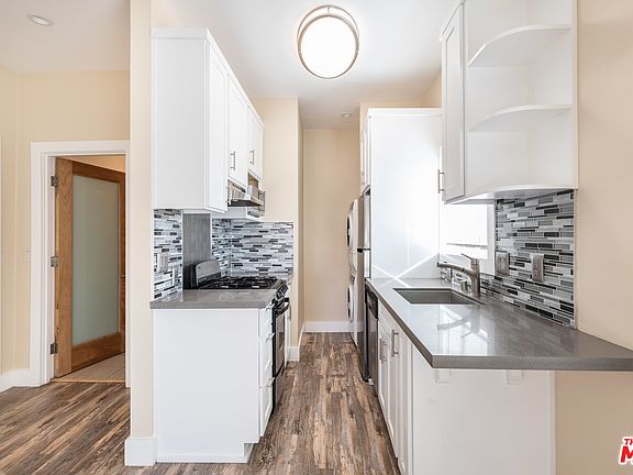 2nd image of 40 Westminster Ave APT 14