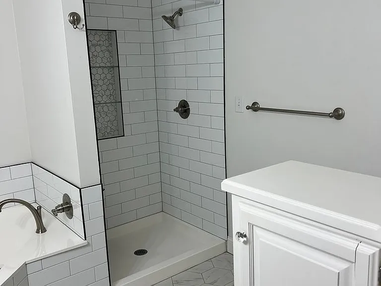 4213 S Mentor Ave — Photo 35