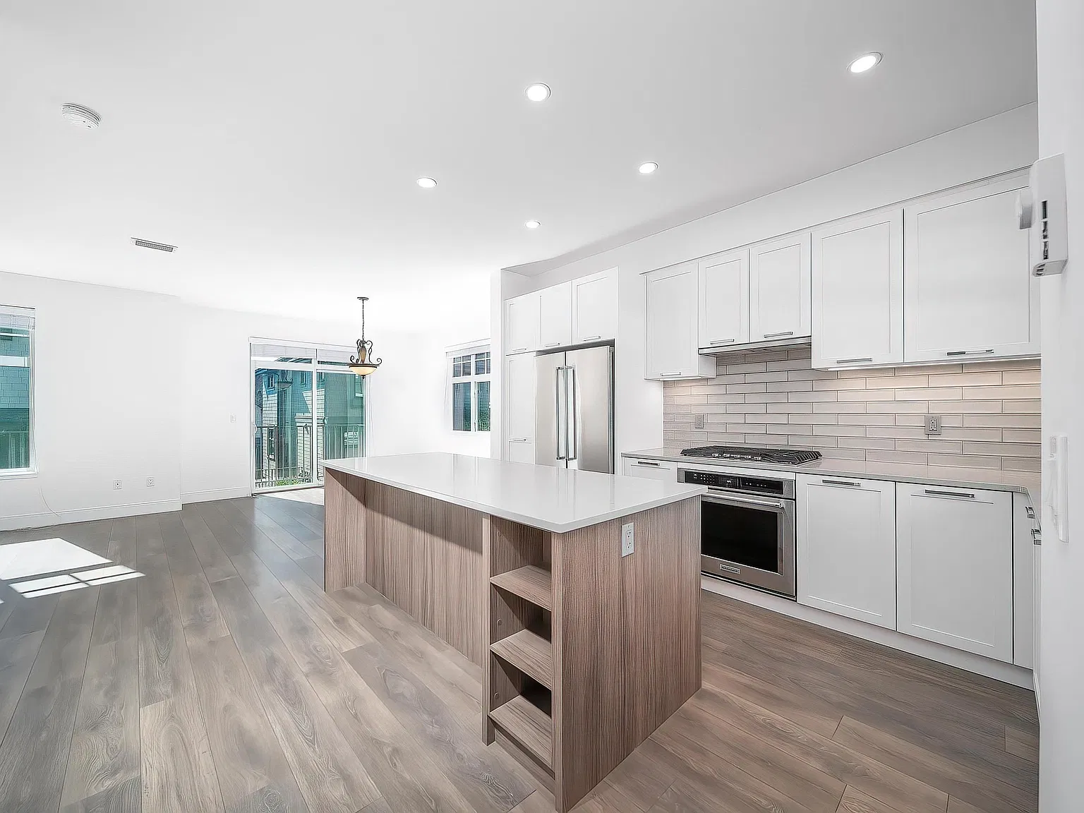 3 bed, 1550 sqft, $3,900 — Photo 3