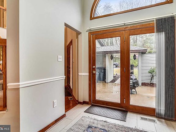 4th image of 16079 Deer Park Dr