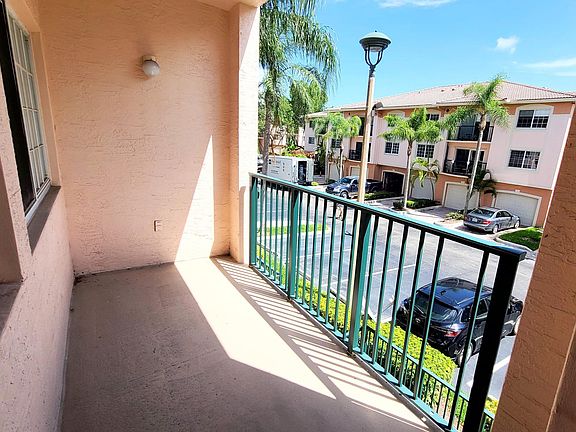 3rd image of 2015 SE 10th Ave APT 120