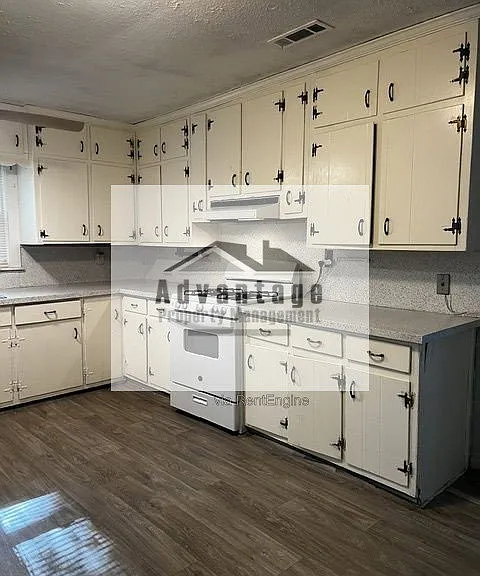 42 Millers Mill Rd — Photo 3