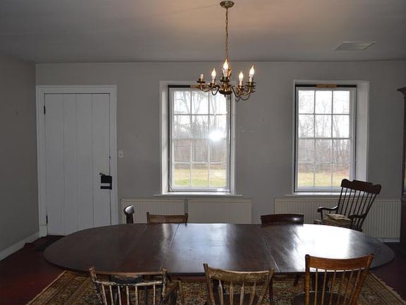 Living Room - Dining Furniture Will be Removed