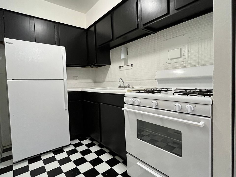 1st image of 736 W Buena Ave #509