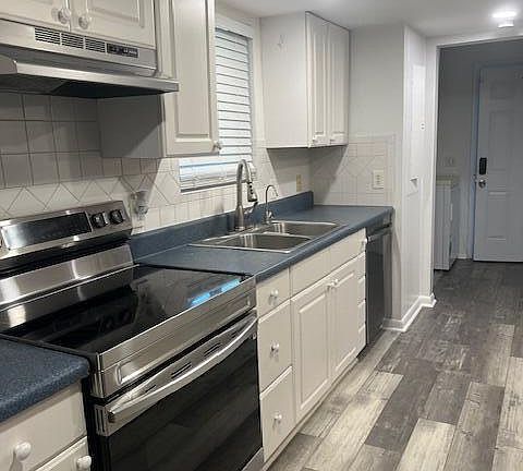 4th image of 8004 Miramar Ave