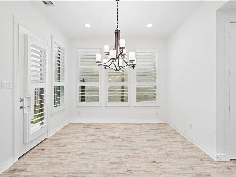 8047 Sunflower Ln — Photo 10