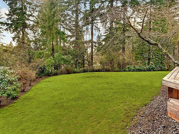 5th image of 13424 184th Ave NE