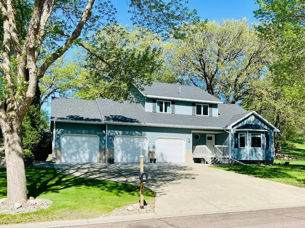 517 Valley Dr, Fergus Falls, MN 56537