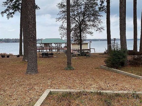 4th image of 16827 Cardinal Ln